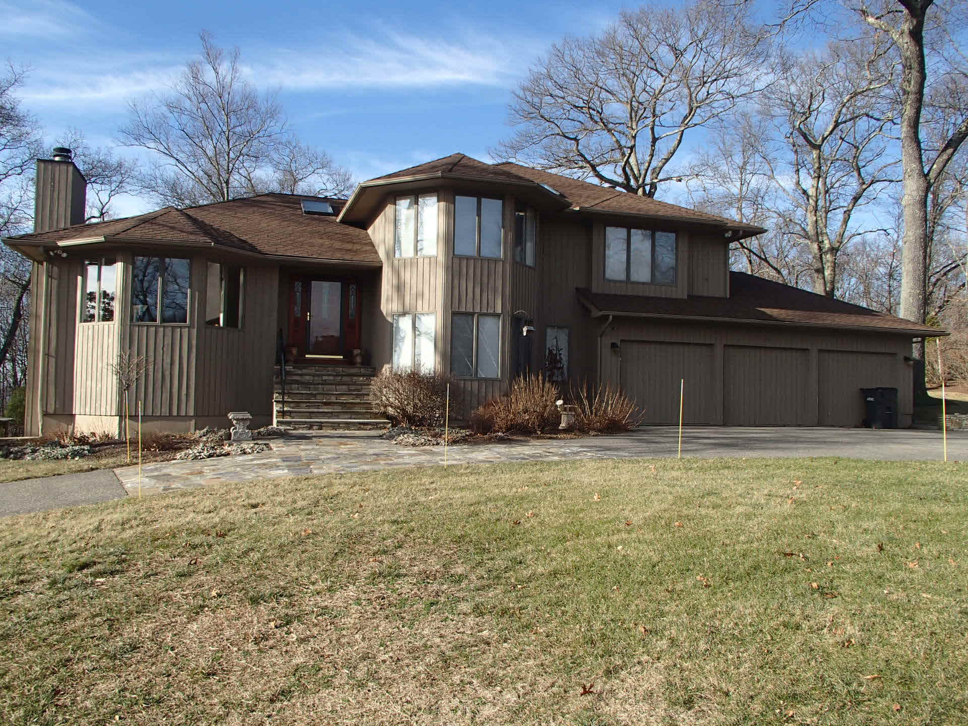 Building photograph for 25 ROCK RIDGE RD